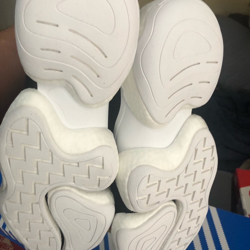 Adidas - Picture 3 of 4